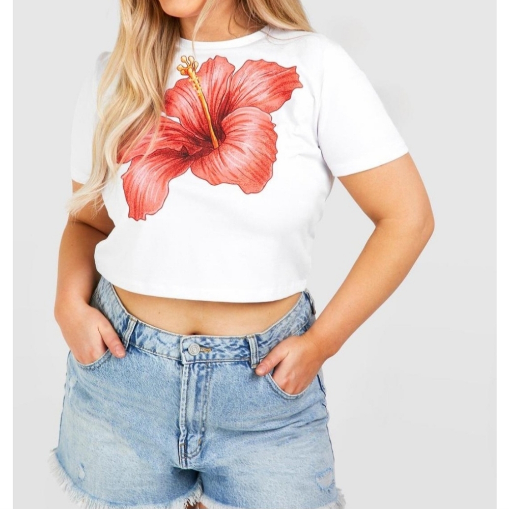 Plus Sized Floral Crop Top Tee 🌺
